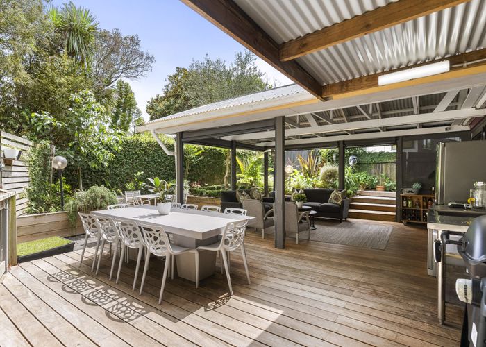  at 65 Porritt Avenue, Chatswood, Auckland
