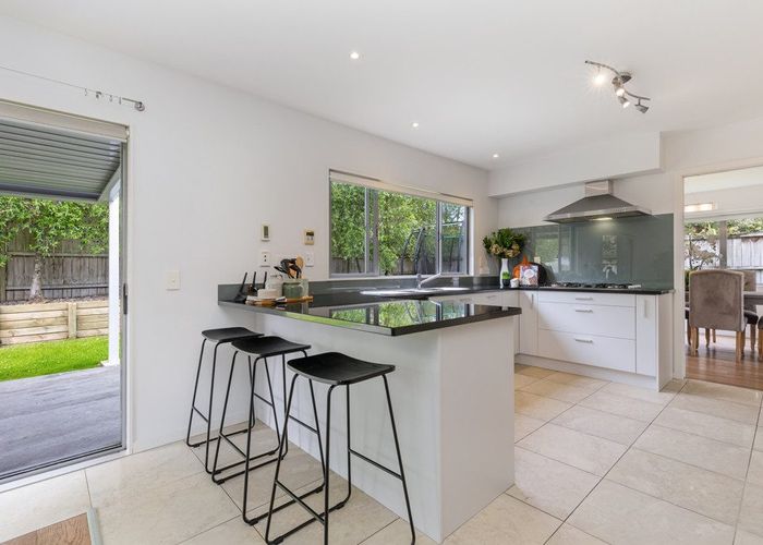  at 33 Lilybank Crescent, East Tamaki, Auckland