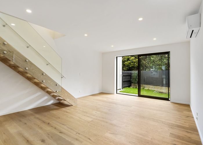  at 3/82 East Coast Road, Milford, North Shore City, Auckland