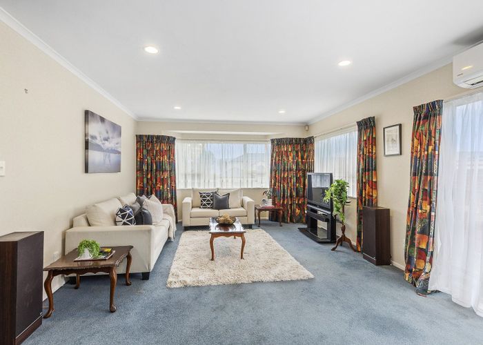  at 139 Woodman Drive, Tawa, Wellington