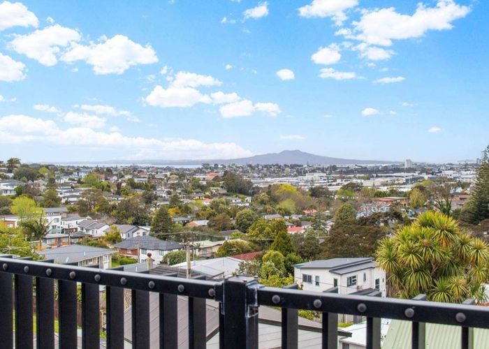  at 302/553C Glenfield Road, City Centre, Auckland City, Auckland