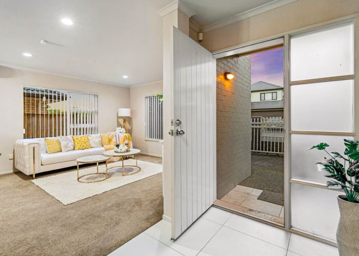  at 58 Salford  Crescent, Flat Bush, Manukau City, Auckland