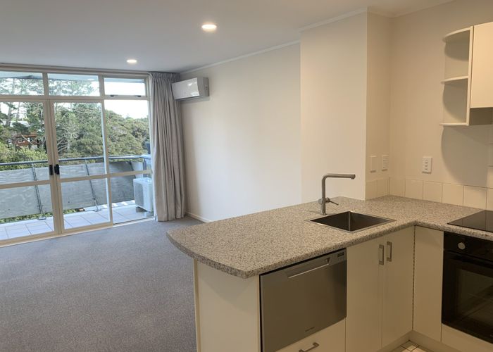  at E7/20 Ian Marwick Place, Birkenhead, North Shore City, Auckland