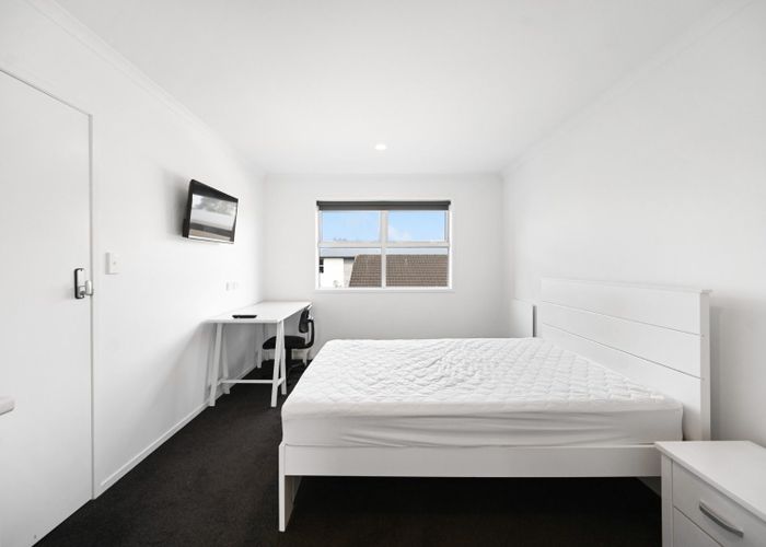  at 5/16A Hogan Street, Hillcrest, North Shore City, Auckland