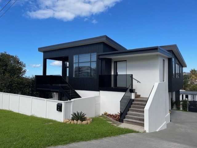  at 39 Hyde Road, Rothesay Bay, North Shore City, Auckland