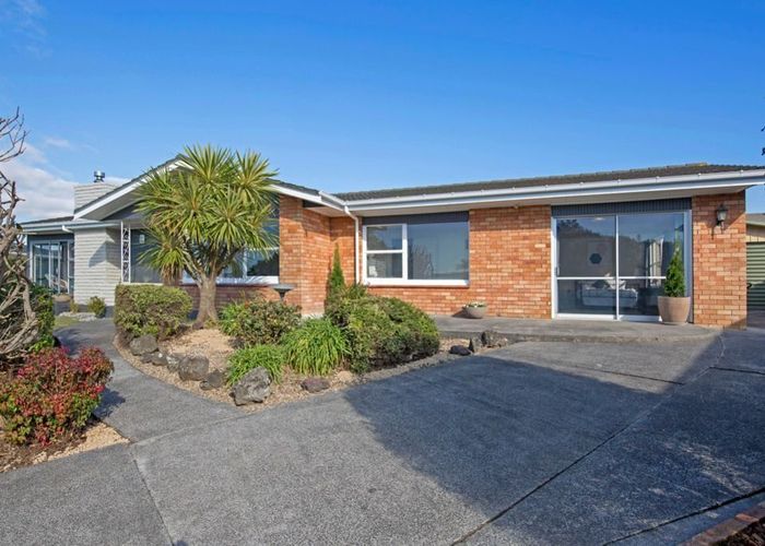  at 18 Quibray Place, Botany Downs, Manukau City, Auckland