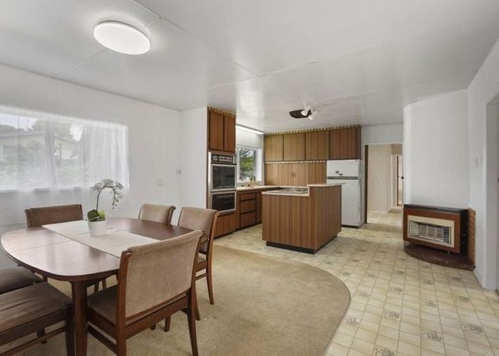  at 21 Hall Grove, Ebdentown, Upper Hutt