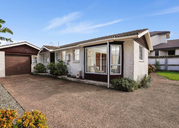  at 2/15 Stratford Avenue, Milford, North Shore City, Auckland