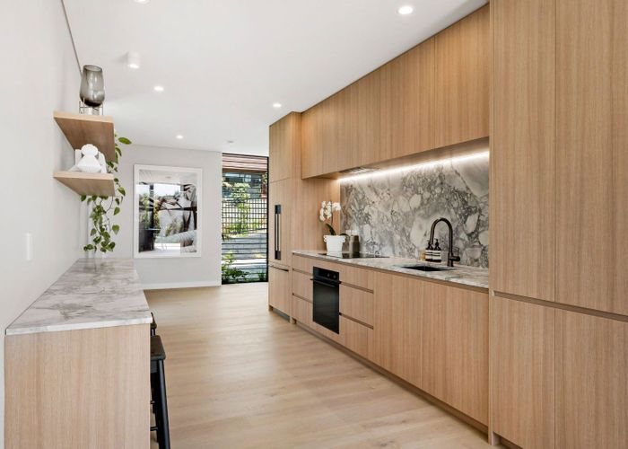  at 21 Arahia Street, Northcote, North Shore City, Auckland