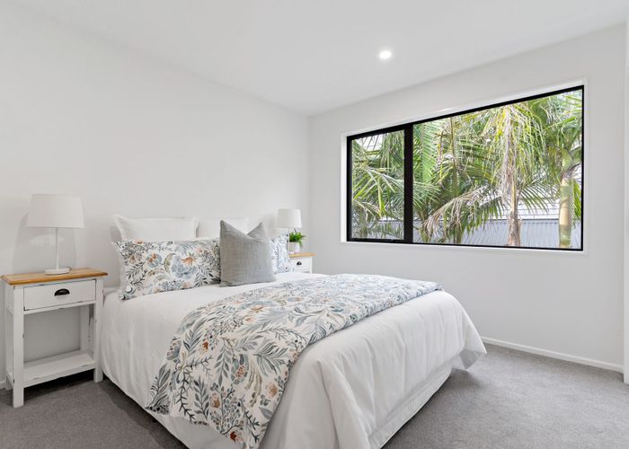  at 72 Selwyn Crescent, Forrest Hill, North Shore City, Auckland