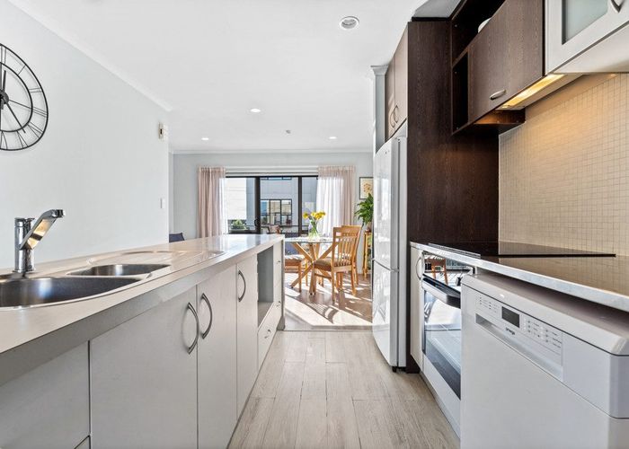  at 2B/168 Mokoia Road, Chatswood, North Shore City, Auckland