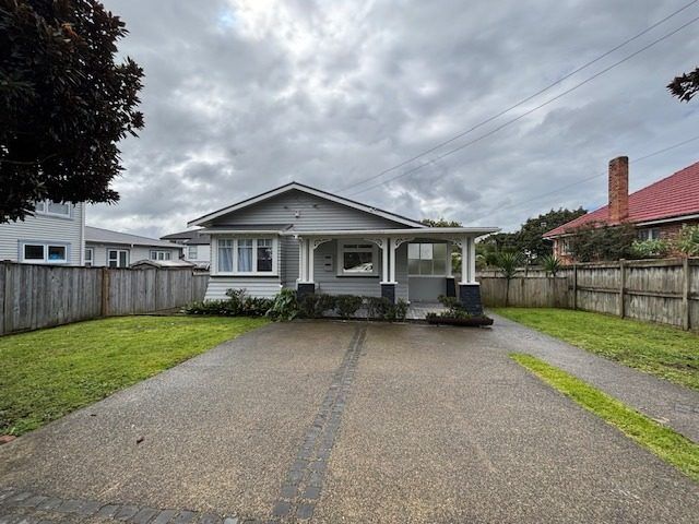  at 5a Invermay Avenue, Mount Roskill, Auckland City, Auckland