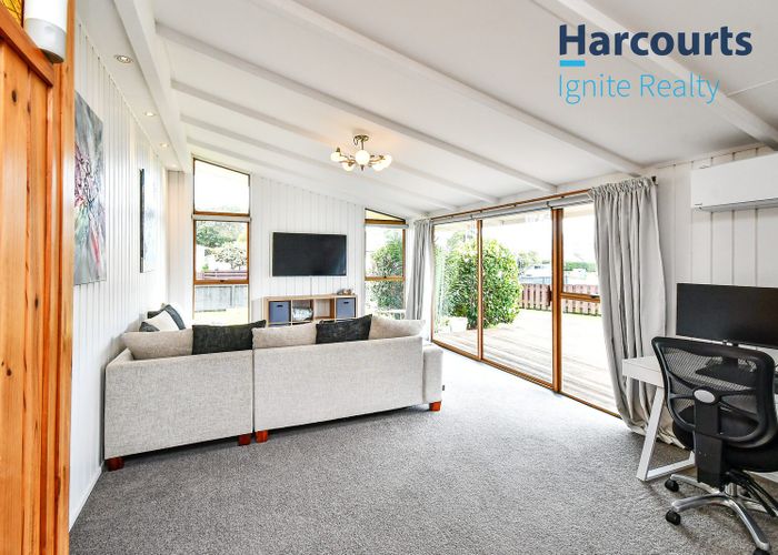  at 8 Booker Place, Weymouth, Manukau City, Auckland