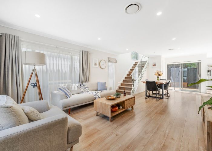  at 4 Waihanga Way, Bucklands Beach, Manukau City, Auckland