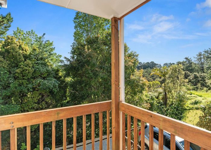  at 1/1018 East Coast Road, Torbay, North Shore City, Auckland