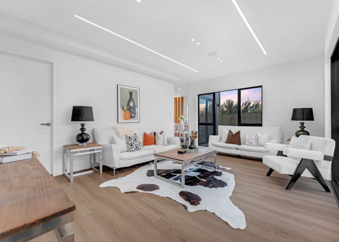  at 14 Adamson Road, Flat Bush, Manukau City, Auckland