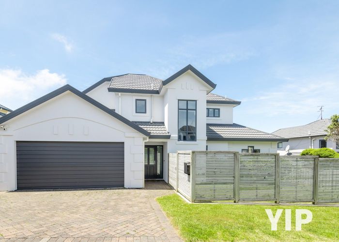  at 5 Bennett Grove, Newlands, Wellington, Wellington