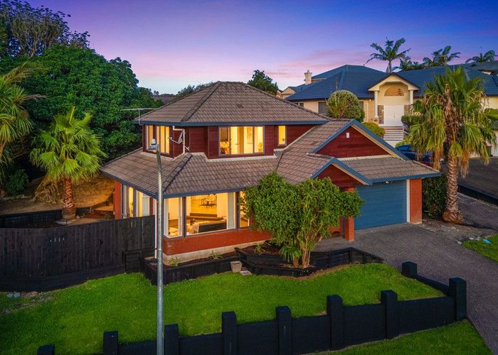  at 1/40 Jane Eyre Drive, Somerville, Auckland