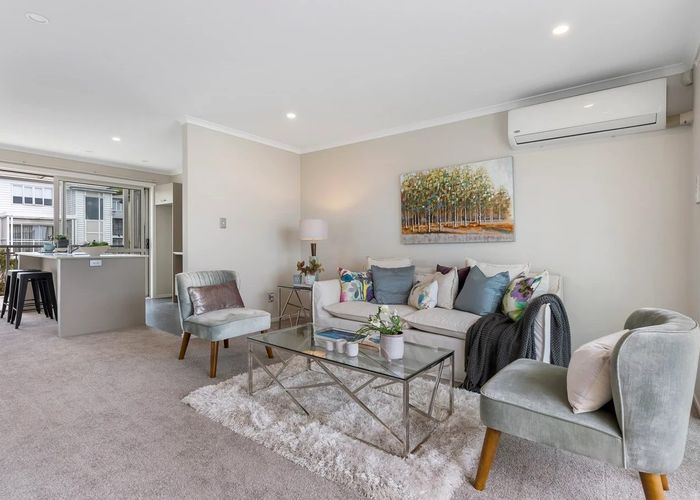  at 41 Adamson Road, Flat Bush, Manukau City, Auckland