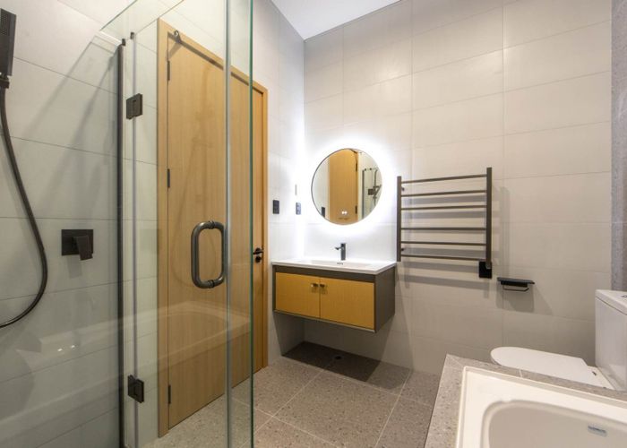  at 1/33 Williamson Avenue, Belmont, North Shore City, Auckland