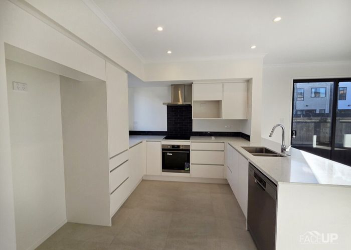  at 3 Oranga Drive, Westgate, Auckland
