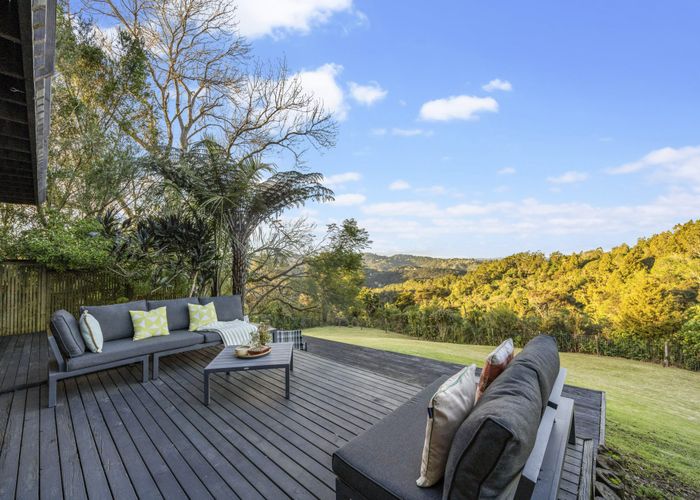  at 3 Laingfield Terrace, Laingholm, Waitakere City, Auckland
