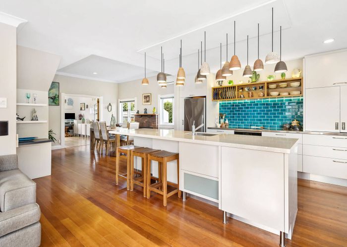  at 300 Point Chevalier Road, Point Chevalier, Auckland