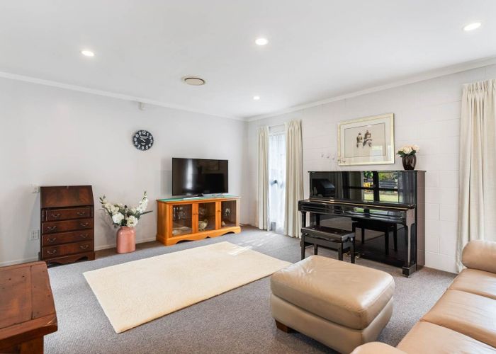  at 20 John Downs Drive, Browns Bay, Auckland