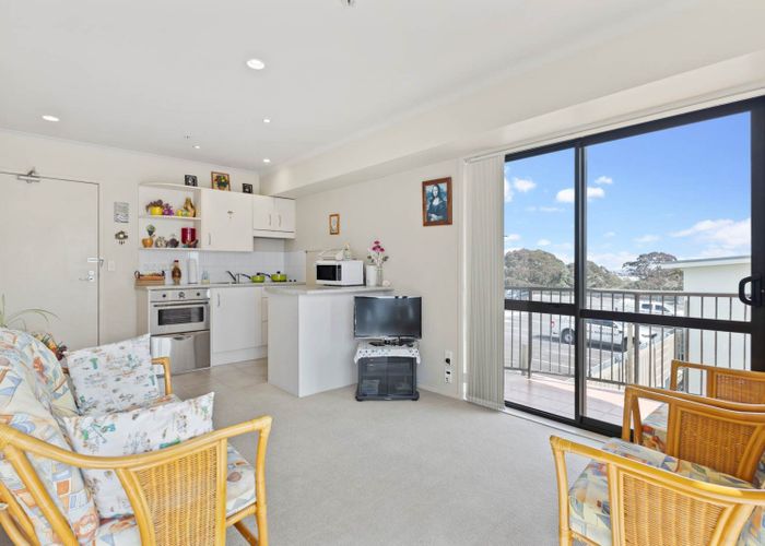  at 8A/18 Ronwood Avenue, Manukau, Manukau City, Auckland