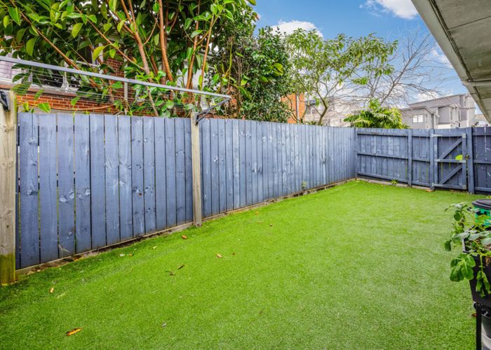  at 2/40 Panama Road, Mount Wellington, Auckland City, Auckland