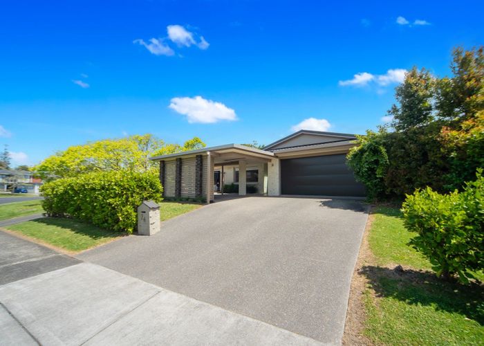  at 26 Fratley Avenue, Farm Cove, Manukau City, Auckland