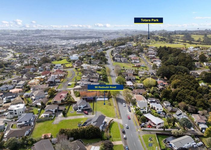  at 90 Redoubt Road, Goodwood Heights, Manukau City, Auckland