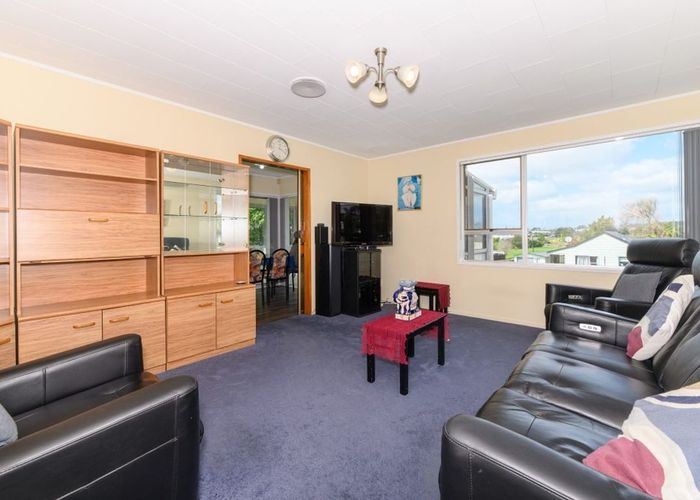  at 37 Rosewarne Crescent, Glendene, Auckland