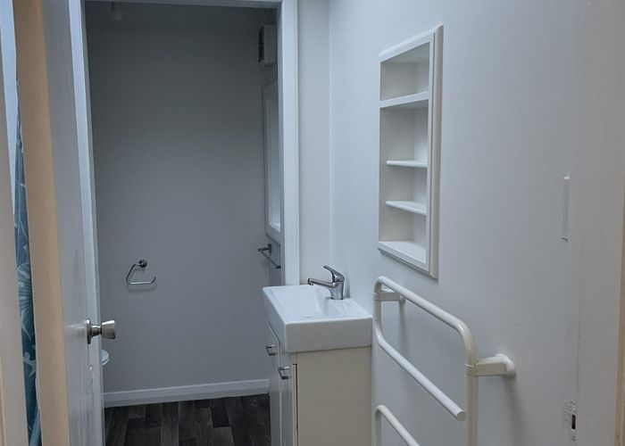  at 6 Epsom Way, Karori, Wellington