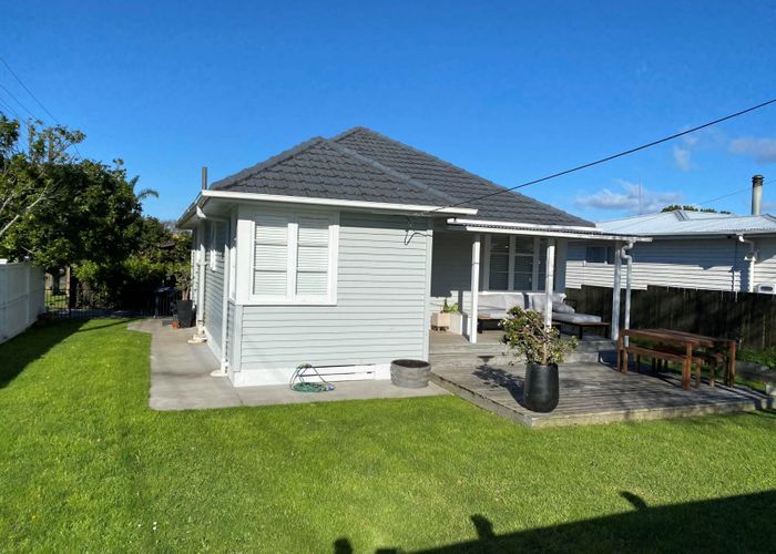  at 56 Golf Road, New Lynn, Auckland