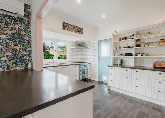  at 37 Storey Avenue, Forest Lake, Hamilton, Waikato