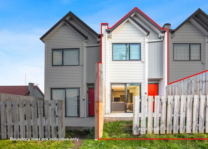  at 4/10 Rimu Street, New Lynn, Waitakere City, Auckland