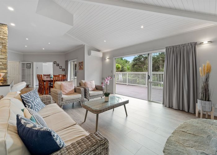  at 10 Hobson Heights Road, Lucas Heights, Auckland