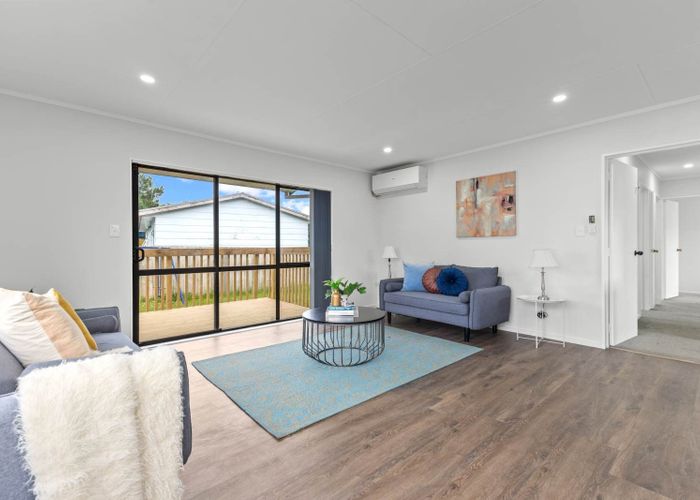  at 2/18 Eulogy Place, Randwick Park, Manukau City, Auckland