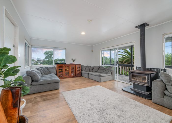  at 57 Chislehurst Street, Henderson, Waitakere City, Auckland