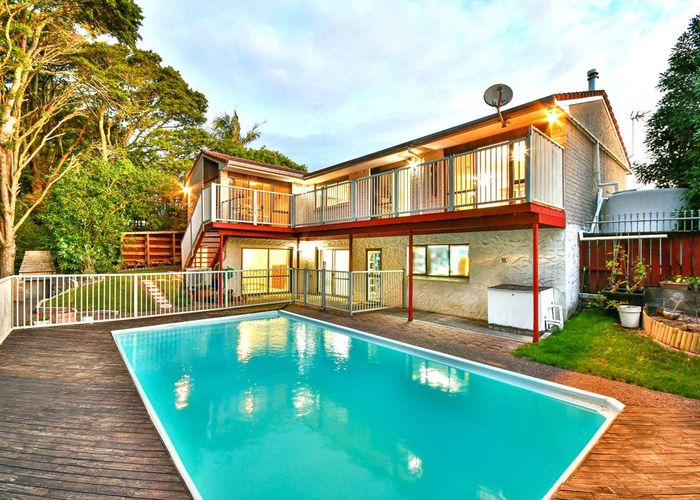  at 8 Deodar Place, Totara Heights, Manukau City, Auckland