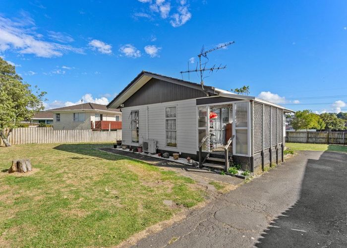  at 15 Dillon Crescent, Clover Park, Auckland