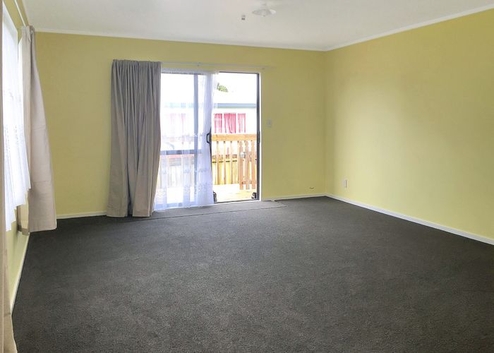  at 8d Oratu Place, Manurewa, Manukau City, Auckland