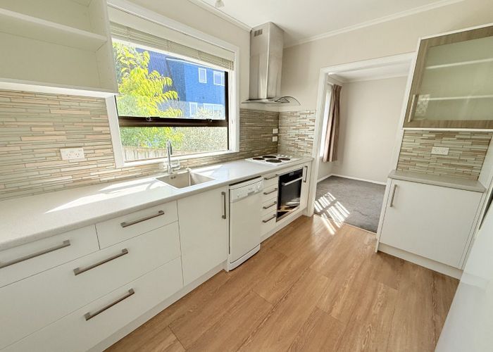  at 365 Main Road, Tawa, Wellington