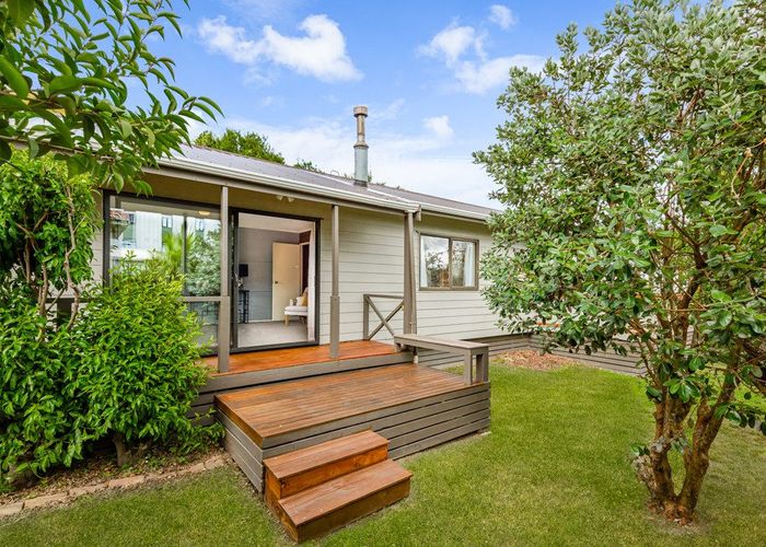  at 2/46 Delta Avenue, New Lynn, Auckland