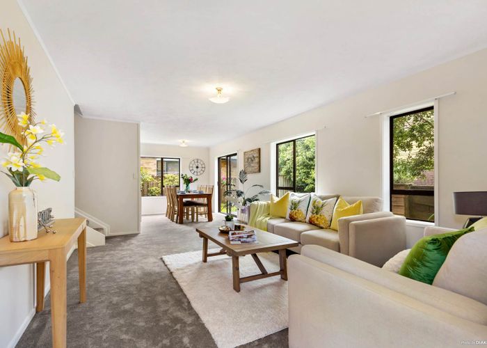 at 4/58 Hayr Road, Three Kings, Auckland