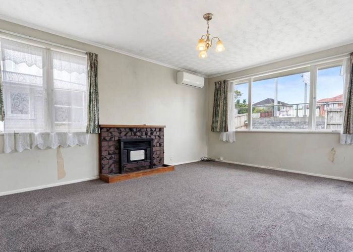  at 536 Glenfield Road, Glenfield, North Shore City, Auckland