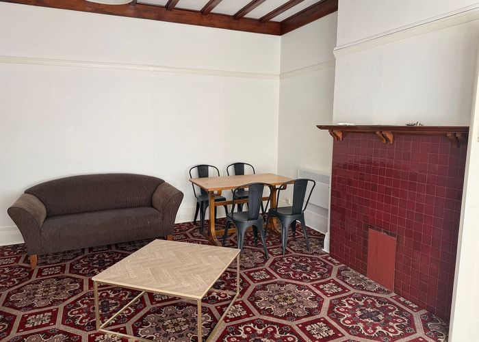  at 2/1 Queen Street, North Dunedin, Dunedin, Otago