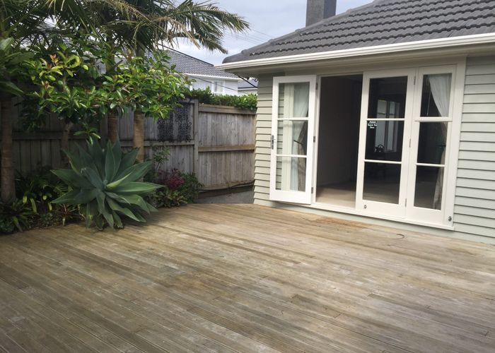  at 18 Roberts Road, Glenfield, North Shore City, Auckland