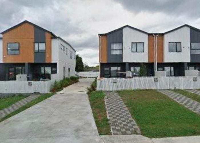  at 7/24 Tara Road, Henderson, Auckland